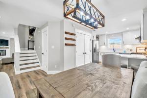 Destin Harbor Haven canal views, sleeps 8, pet friendly, near beach