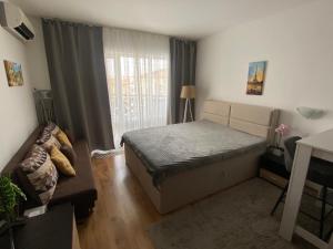 Royal Palm Studio with Seaview