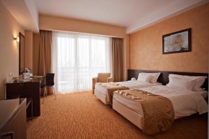 Standard Twin Room with Spa Access  room in Hotel Clermont