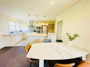 Riverside Spacious Comfoty 3 Bedrooms house in Chartwell - 4hvězdičkové hotely ve městě Hamilton