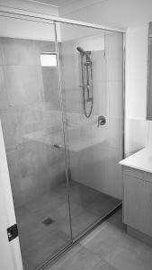 Stylish Urban Escape 4 minutes walk to the mall