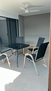 Stylish Urban Escape 4 minutes walk to the mall