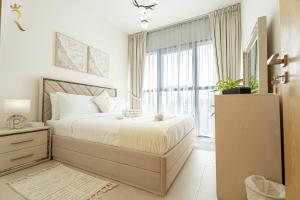 2BR Luxe Haven - Chic Al Reem Escape