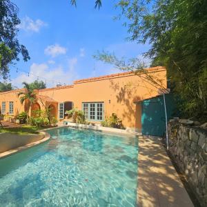 Villa Sân Vườn Hồ bơi - Valley House