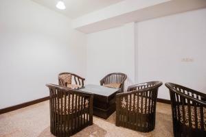 Hotel O R R Residency