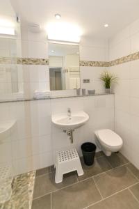 Suite 451 by Hogalux