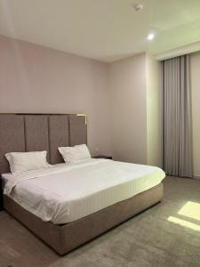 راوند الشرق للشقق المخدومة