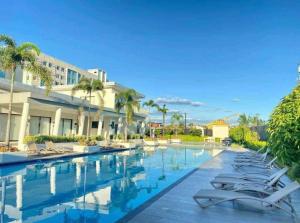 JHS Condo