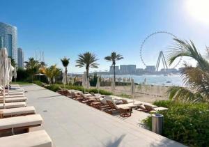 La Vie Beachside Elegance