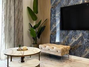 Two Bedroom Apartment with Terrace and Swimming pool