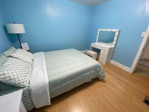 Latenight Breeze of Buffalo and Niagara Falls