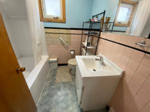 Latenight Breeze of Buffalo and Niagara Falls