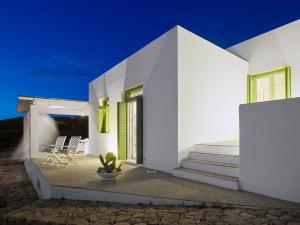 Ninos House Milos Greece