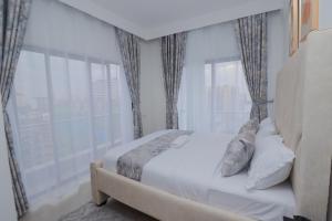 Pinecrest View one bedroom with heated swimming pool and Sauna