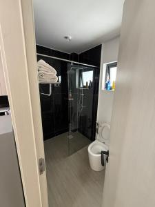 Pinecrest View Apartment