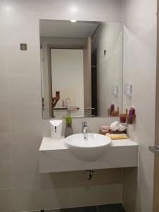 NiLy Home - Vinhome Grand Park District 9