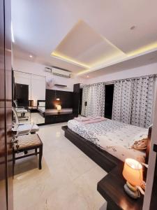 Room lux in the premium apartments Black Orchid