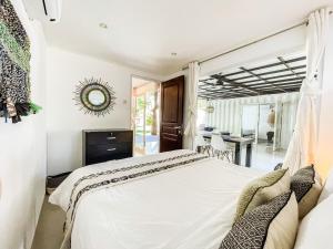 Tropical 2BR Escape & Walk to Selong Belanak Beach