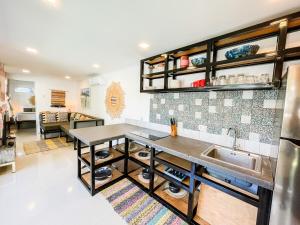 Tropical 2BR Escape & Walk to Selong Belanak Beach