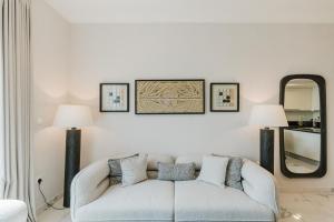 RH-Luxury 1BR Apt in Al Habtoor City with beautiful Canal View