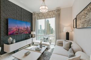 RH-Luxury 1BR Apt in Al Habtoor City with beautiful Canal View