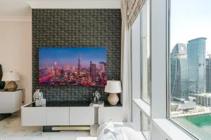 RH-Luxury 1BR Apt in Al Habtoor City with beautiful Canal View