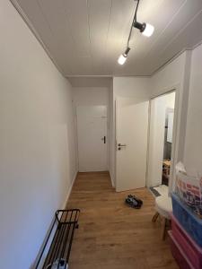 4 rooms Apartment with Lakeview, near VW & PowerCo &peaceful