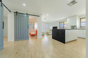 Bright Airy Retreat with Garden