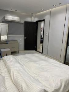 استديو فندقى بكورنيش نيل عجوزة الرئيسى