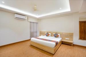 FabHotel White Pearl