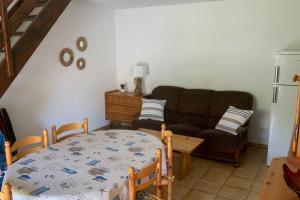 Beautiful house for 5 with swimming pool