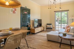 Beach Retreat - By Wehost