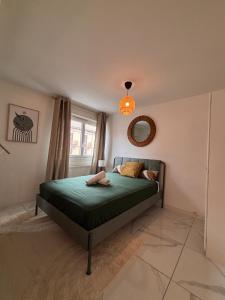 Lescale direct access to train station ideal location