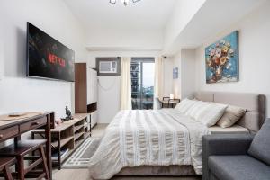 MY Modest Condo with Balcony near IT Park Cebu - Pool, Gym, Sauna