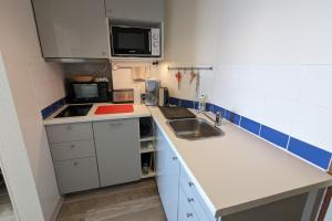 Cozy apartment with sea view