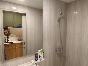 Comfy Studio Apartemen Bella Tower by ERELYN