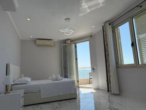 LuxurySeaview Apartment