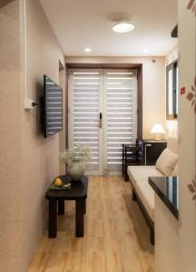 Maison de Hue Homestay nestled in the Old Quarter