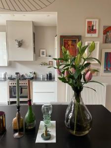 StylishSunnyCosy House