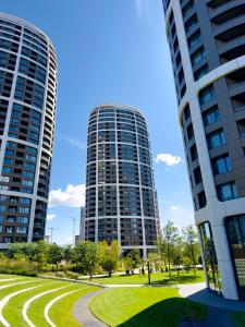 Sky Park Sunrise Apartment, 2 Bedrooms, Downtown