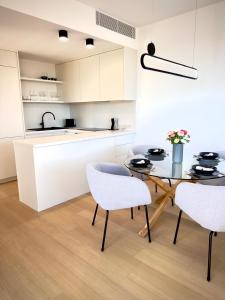 Sky Park Sunrise Apartment, 2 Bedrooms, Downtown