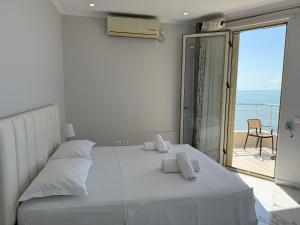 LuxurySeaview Apartment