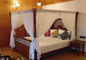 Shantitheeram Ayurveda Lakeside Heritage Resort