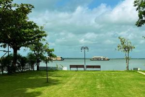 Shantitheeram Ayurveda Lakeside Heritage Resort