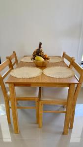 White Pearl 2BR Beachfront House Malibu Seaview