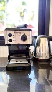 White Pearl 2BR Beachfront House Malibu Seaview