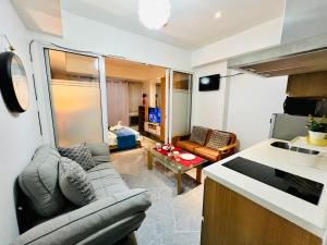 Scr Summer Vibe Netflix Balcony