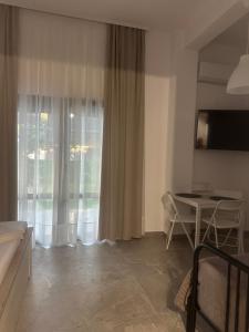 Самостоятелно студио с градина 3