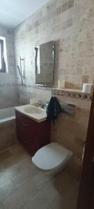 Escapadă urbană, confort, curte privată și parcare