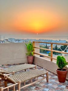shared room , balance surf camp , feel home , let's create memories together